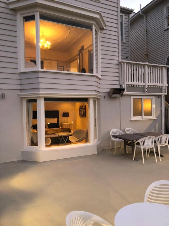 Incredible Views! Luxurious Studio & Outdoor Living Веллінгтон Екстер'єр фото
